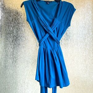 Banana Republic small blue top